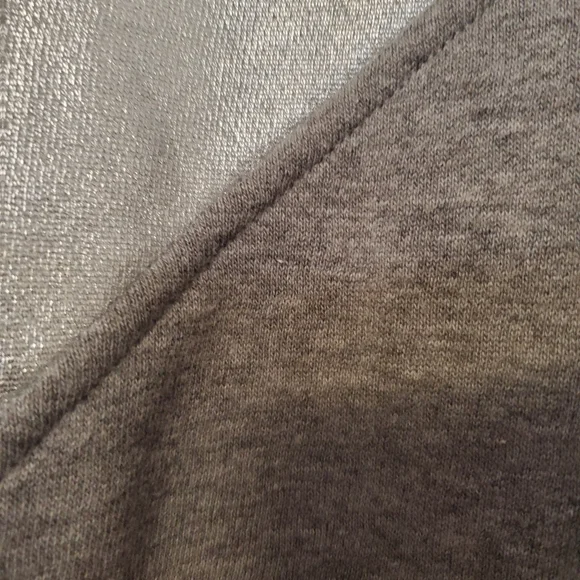 Highlight Collection Sweatshirt - Picture 2 of 3